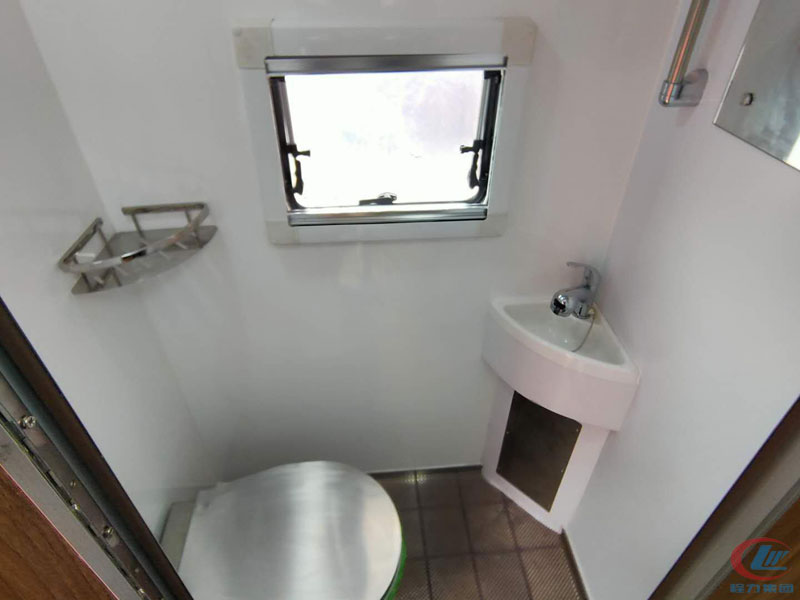 重汽豪沃T5G宿營車(24人)