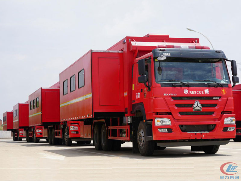 重汽后雙橋宿營(yíng)車