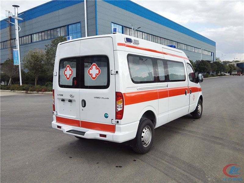 大通V80長軸中頂轉(zhuǎn)運(yùn)型國六救護(hù)車