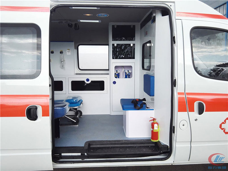 大通V80長軸中頂轉(zhuǎn)運(yùn)型國六救護(hù)車