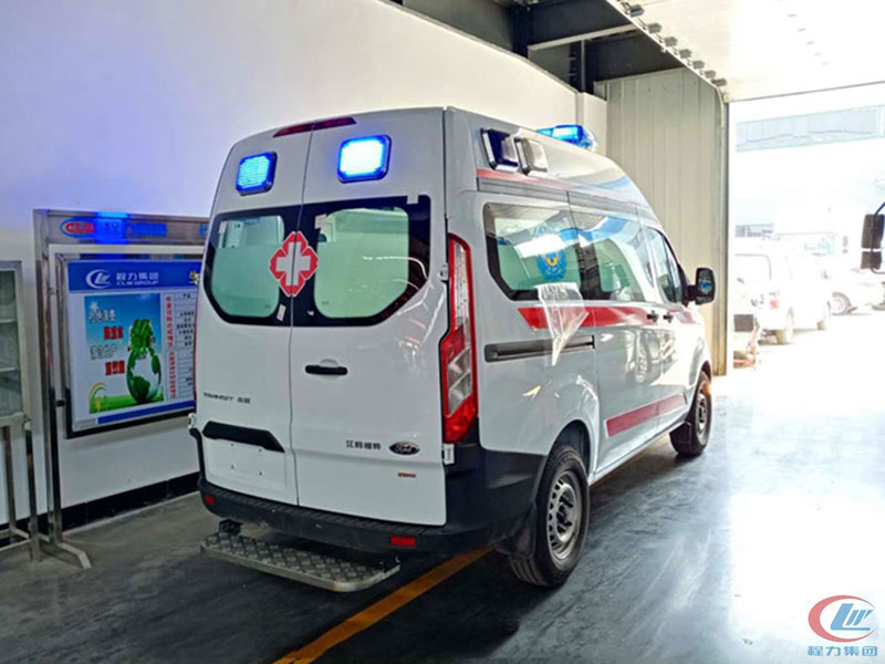 福特V362短軸中頂國六柴油版救護車