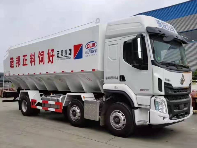 國六東風柳汽乘龍小三軸30方散裝飼料車