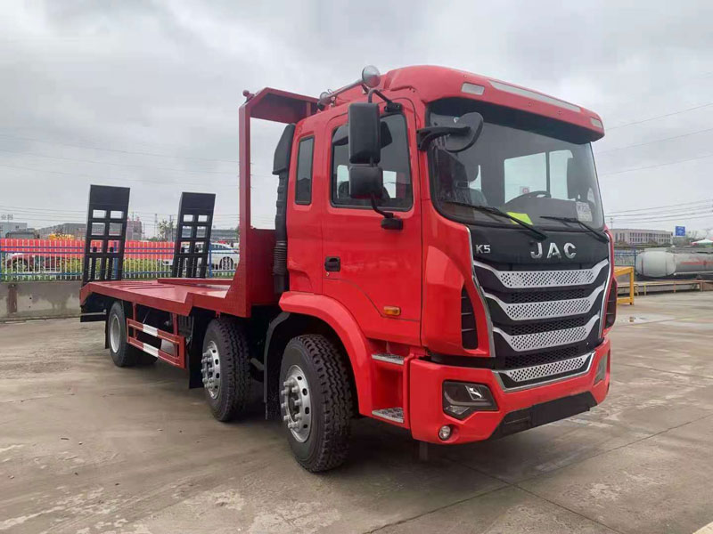 國六江淮小三軸平板運輸車