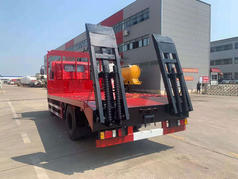 國(guó)六福田瑞沃單橋平板運(yùn)輸車