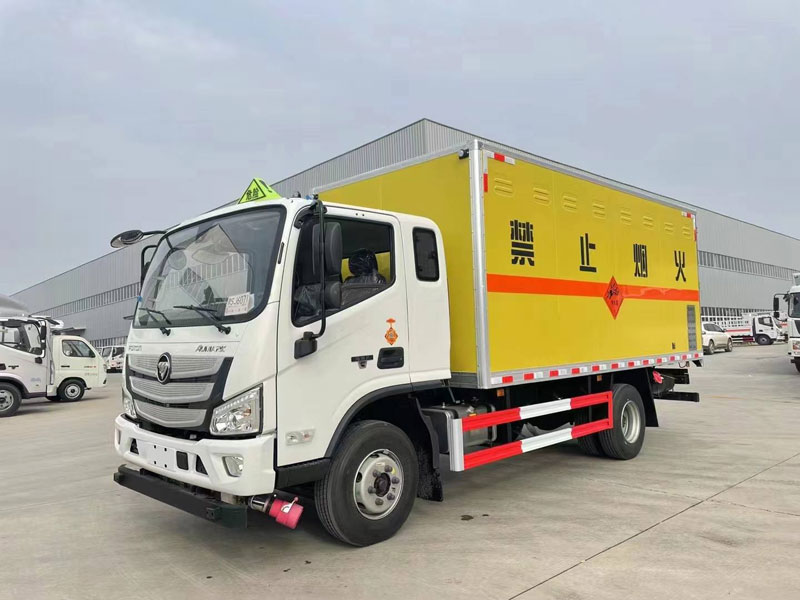 歐馬可排半4.8米爆破器材運輸車