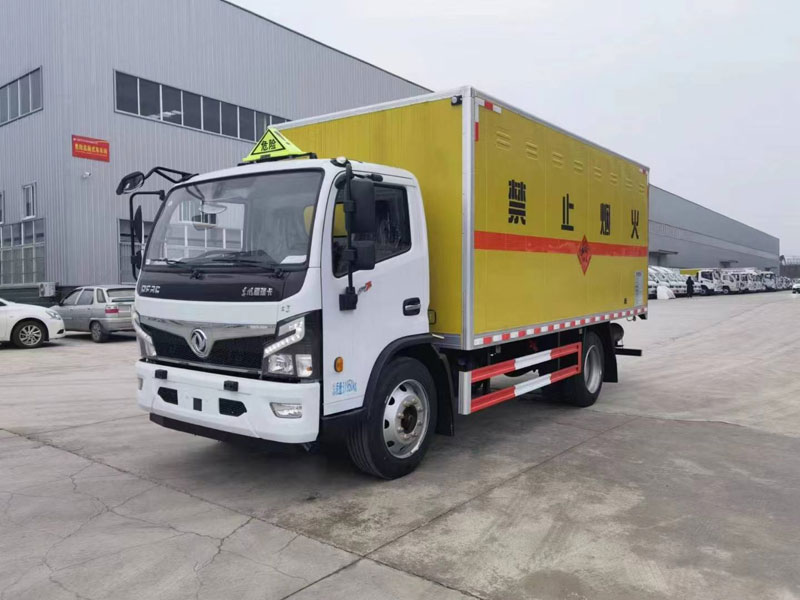 東風(fēng)福瑞卡5.2米爆破器材運輸車