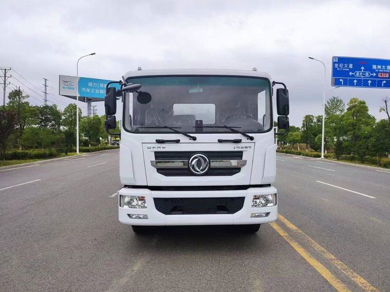 12.6方東風(fēng)多利卡D9運油車