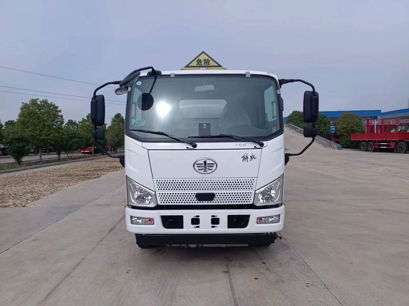 6.2方解放J6F流動加油車