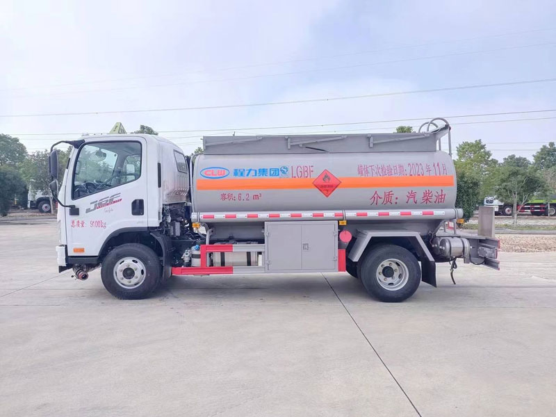 6.2方解放J6F流動加油車