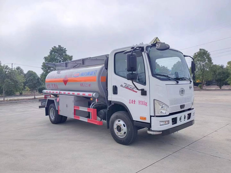 6.2方解放J6F流動加油車