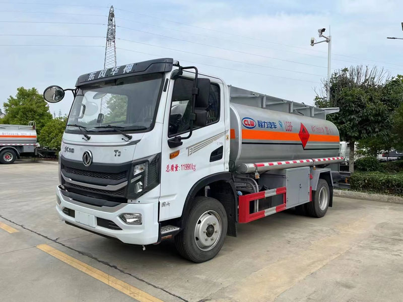 8.2方東風(fēng)華神T3加油車