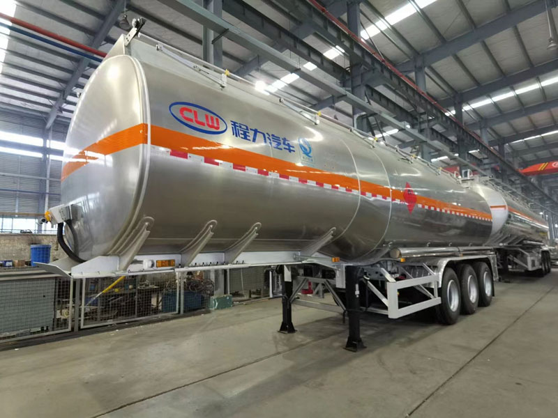 國(guó)六程力48方鋁合金運(yùn)油半掛車(chē)