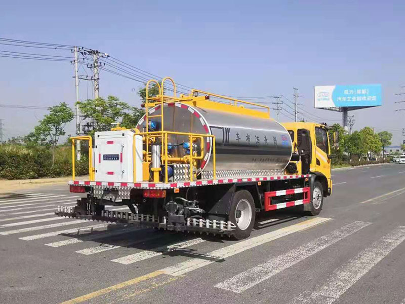 國六東風華神6.3立方智能型瀝青灑布車