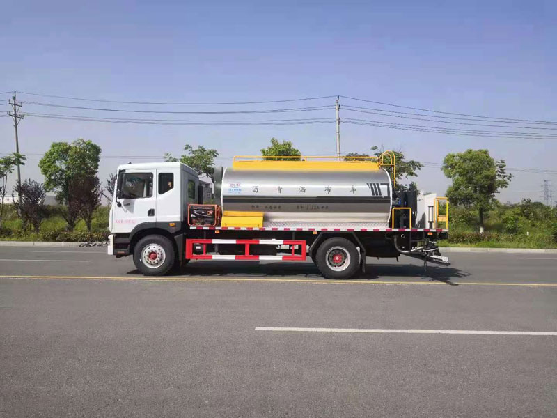 國六東風多利卡D9瀝青灑布車10-12方