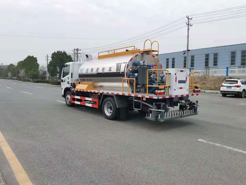 國六東風多利卡7方瀝青灑布車