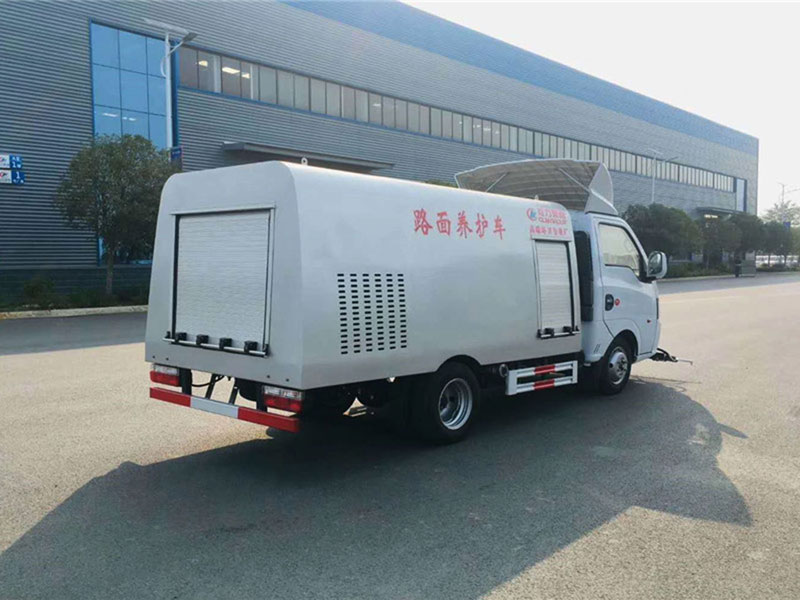 國(guó)六東風(fēng)途逸路面養(yǎng)護(hù)車