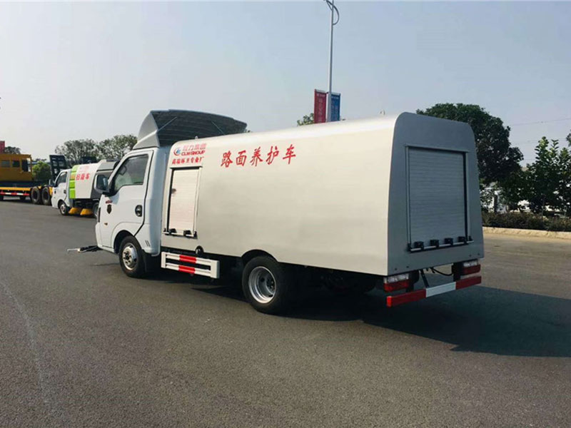 國(guó)六東風(fēng)途逸路面養(yǎng)護(hù)車