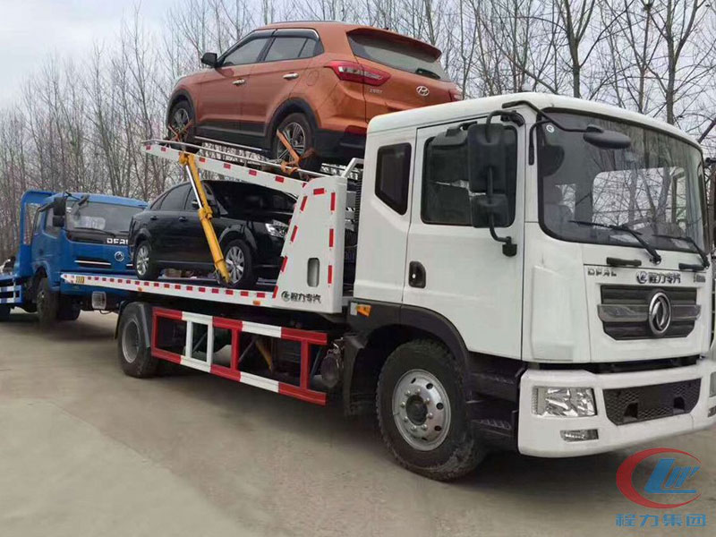 東風(fēng)D9一拖三清障車