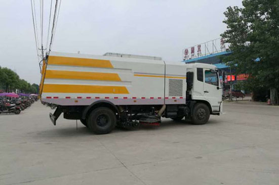 程力研制開(kāi)發(fā)新品“干式掃路車”