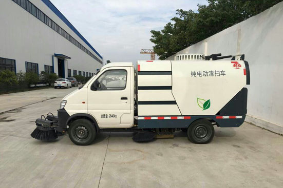 程力研制開(kāi)發(fā)新品“干式掃路車”