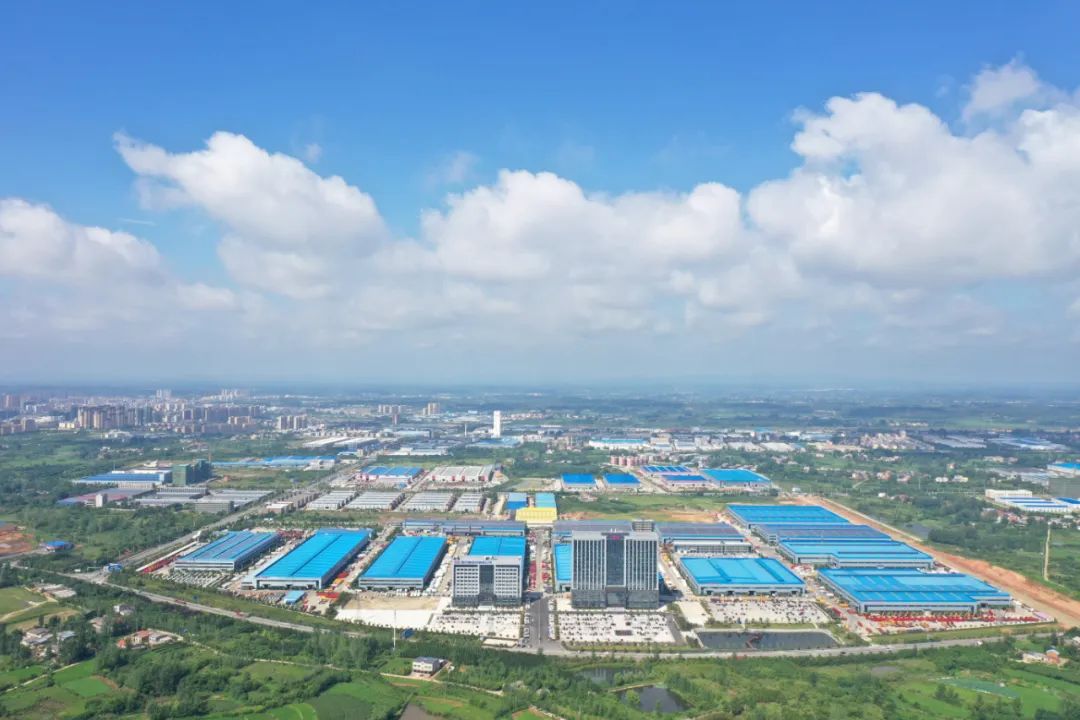 經驗交流:樹旗幟立標桿,學先進謀發展----程力汽車制造有限公司創新創業先進事跡引發企業比、學、趕、幫、超及勇拼搏敢作為的熱潮