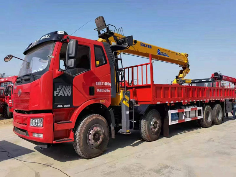 國(guó)六解放J6P前四后八隨車吊