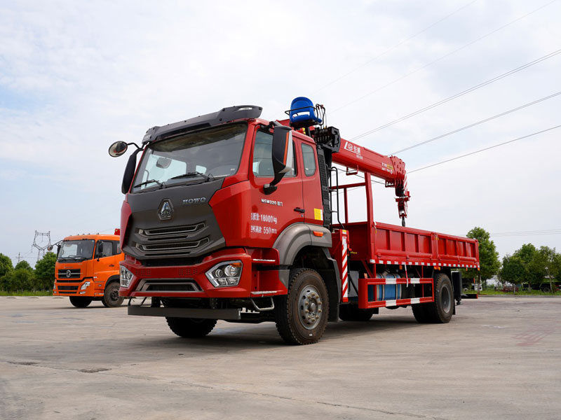 重汽豪沃MAX硬漢8噸五節臂隨車吊