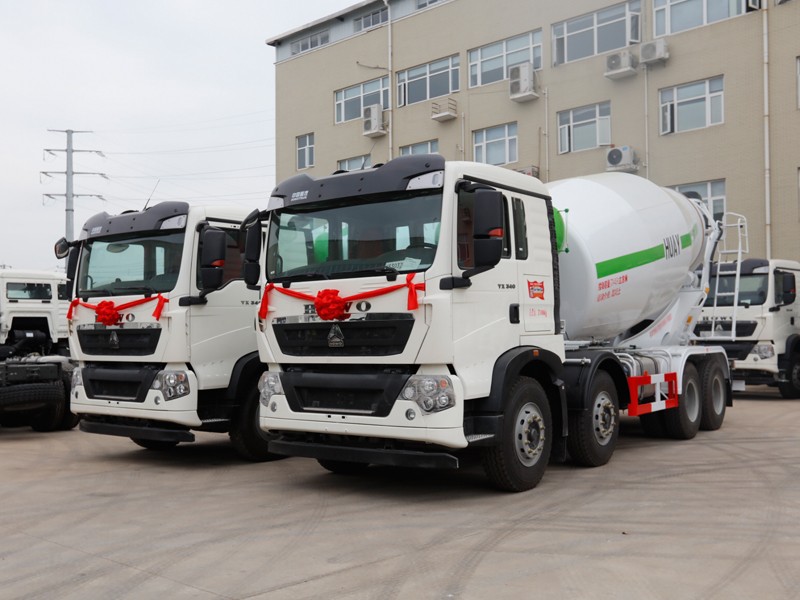 新款豪沃TX輕量化攪拌車