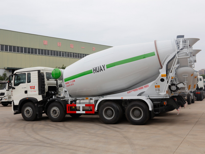 新款豪沃TX輕量化攪拌車