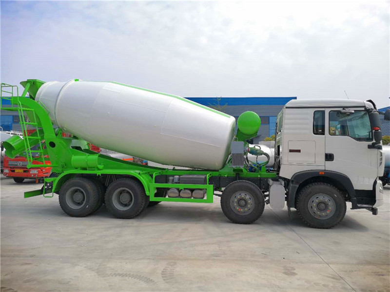 重汽豪沃T5G12方輕量化出發江蘇南京