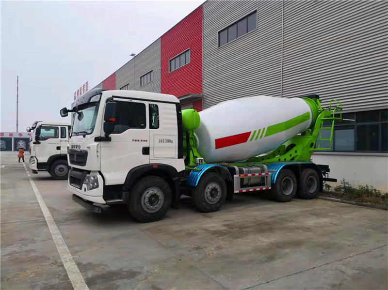 重汽豪沃T5G12方輕量化出發江蘇南京