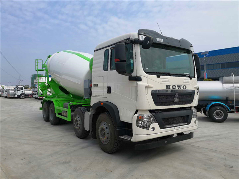 重汽豪沃T5G12方輕量化出發江蘇南京