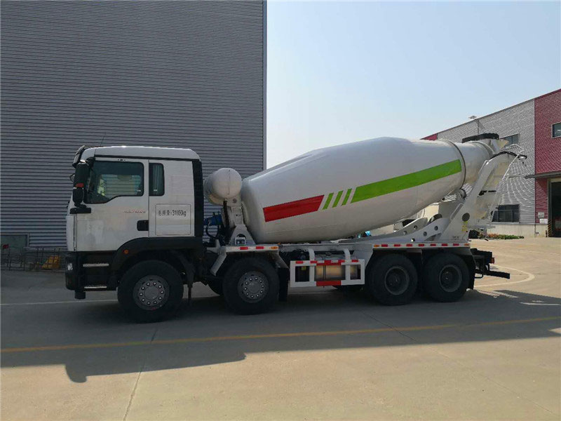 重汽汕德卡輕量化10方12方攪拌車