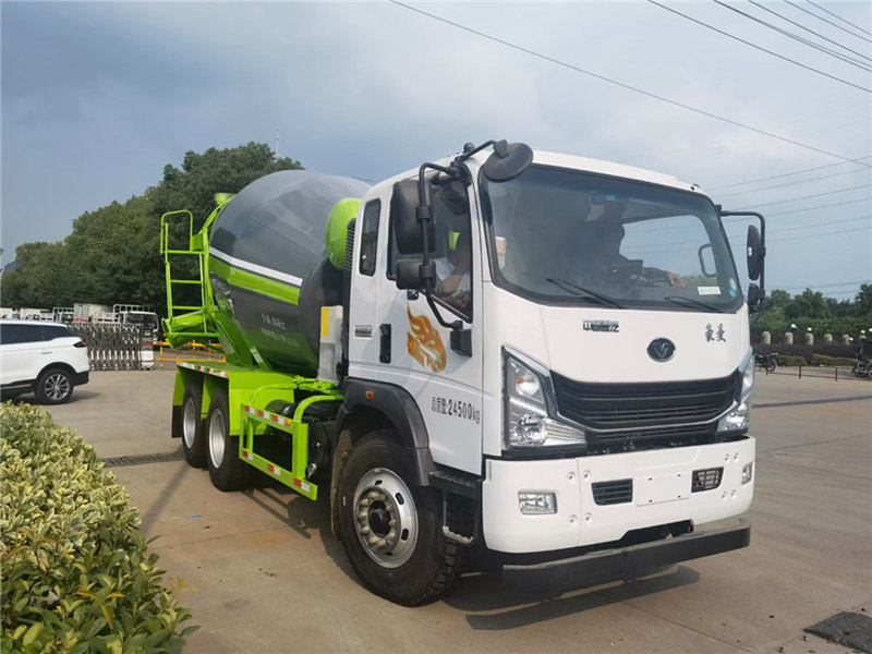 國六重汽豪曼8方攪拌車