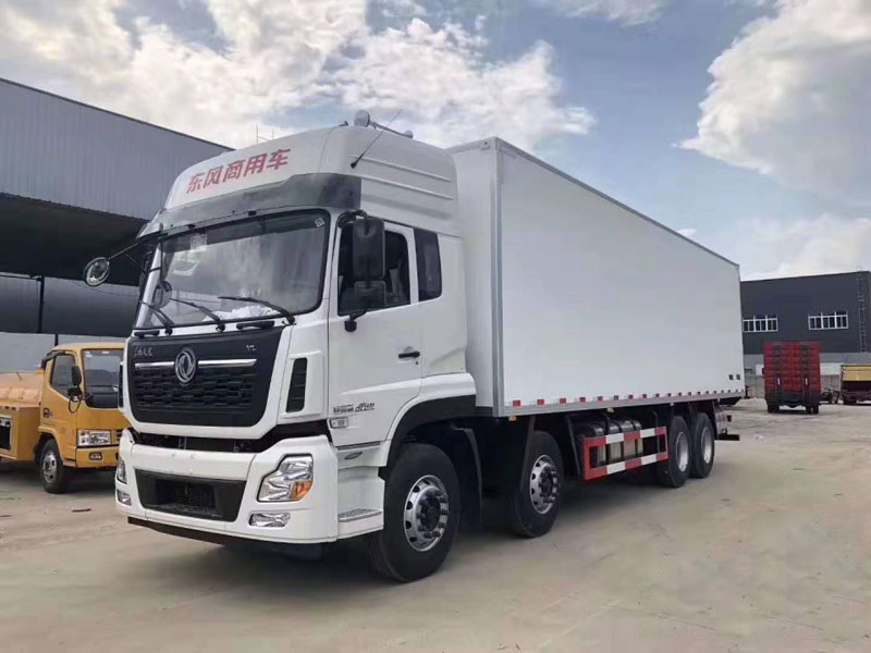 東風(fēng)天龍VL前四后八9米6冷藏車(chē)