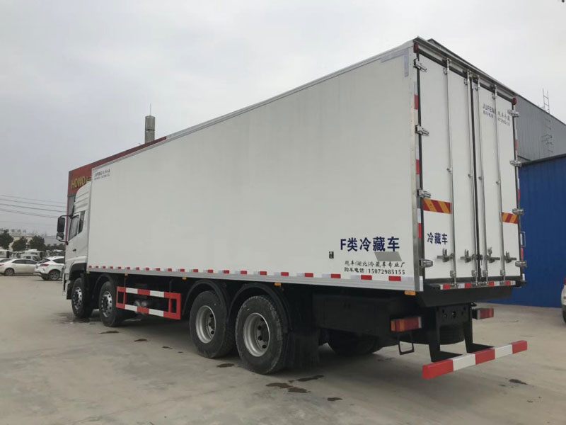 東風天龍前四后八9米6冷藏車