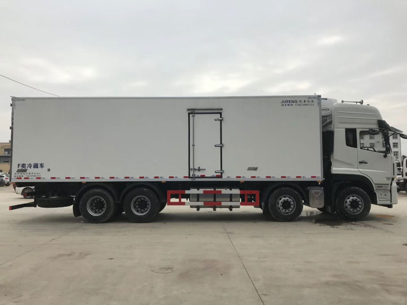 東風天龍前四后八9米6冷藏車