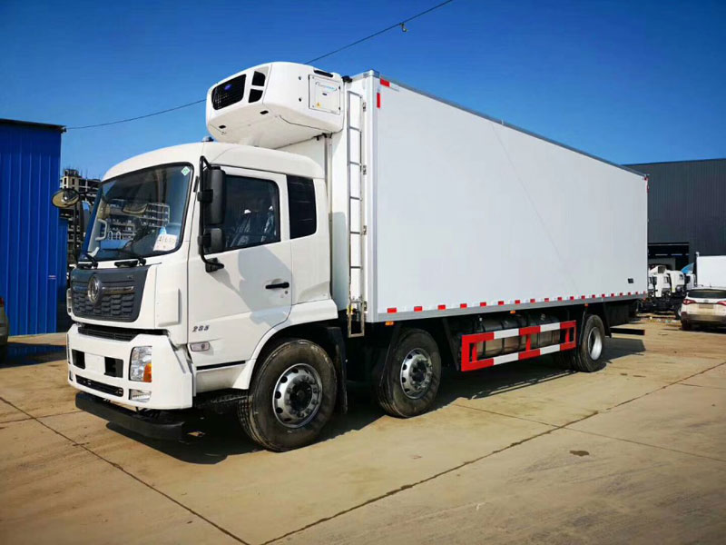 東風(fēng)天錦8米6冷藏車
