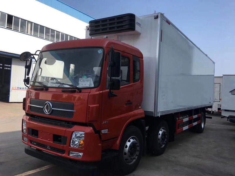 東風(fēng)天錦8米6冷藏車