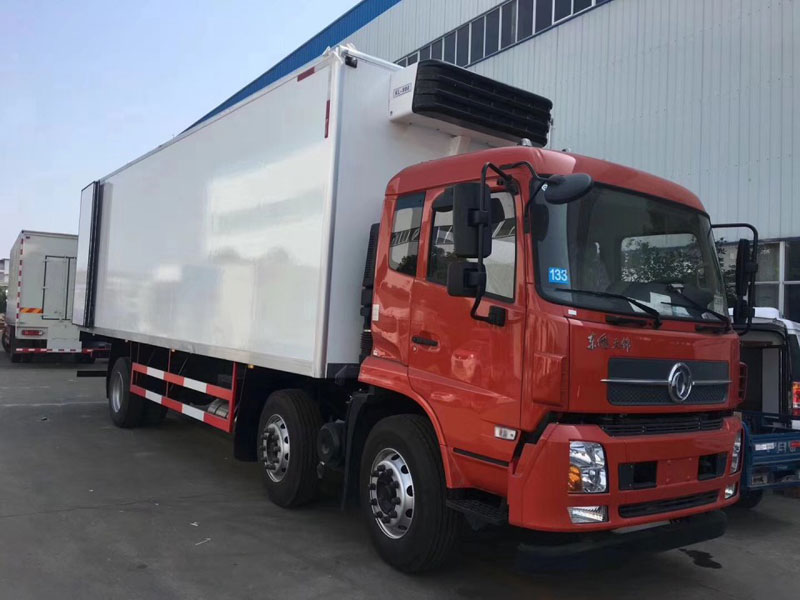 東風(fēng)天錦8米6冷藏車