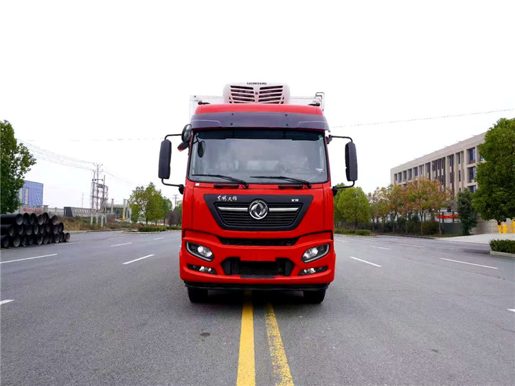 東風(fēng)天錦國六7米8冷藏車