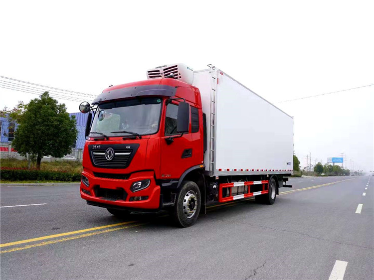 東風(fēng)天錦國六7米8冷藏車