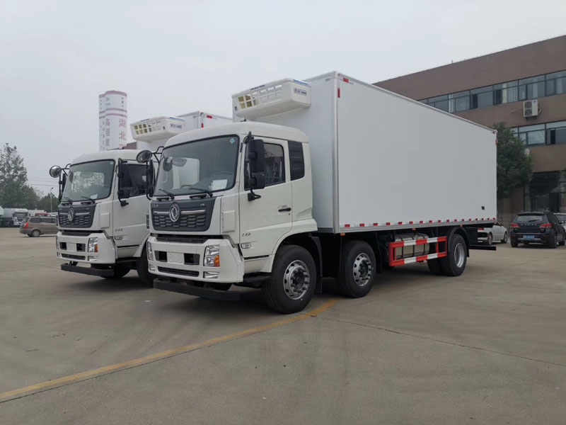 東風天錦前四后四7米7冷藏車