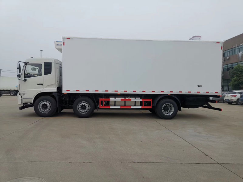 東風天錦前四后四7米7冷藏車