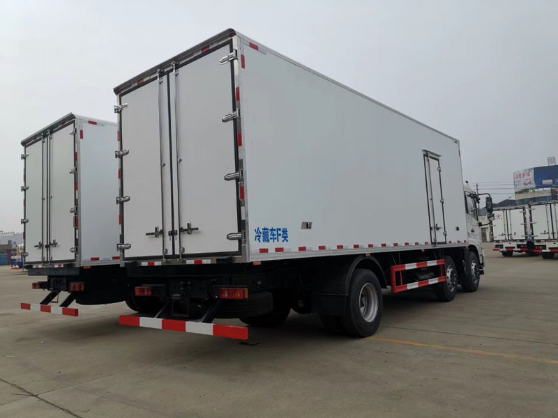 東風天錦前四后四7米7冷藏車