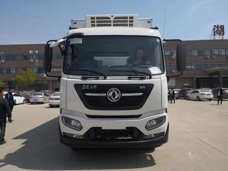 東風天錦KR 7米8冷藏車