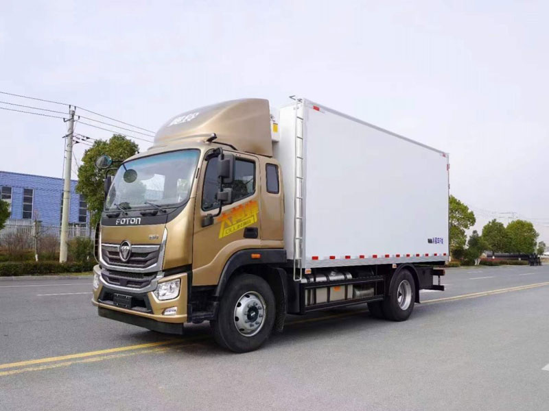 福田奧鈴大黃蜂6米8冷藏車