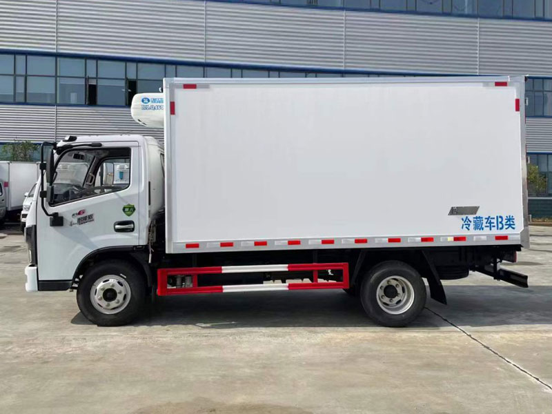 東風多利卡4米2冷藏車