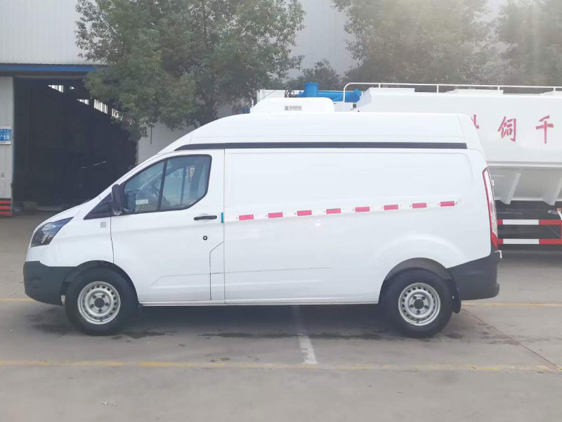 福特全順小型面包冷藏車
