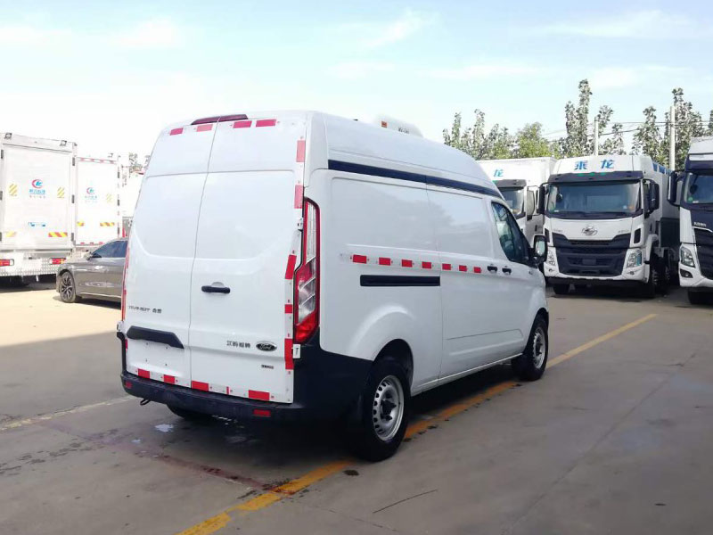 福特全順小型面包冷藏車